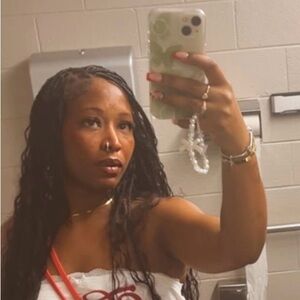 Meet your Posher, Queen